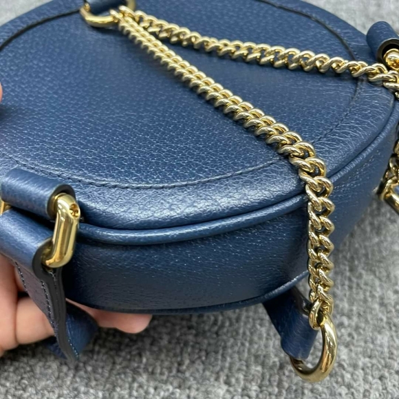 100% Authentic Gucci Leather Round Backpack 499-110324 - Picture 5 of 13